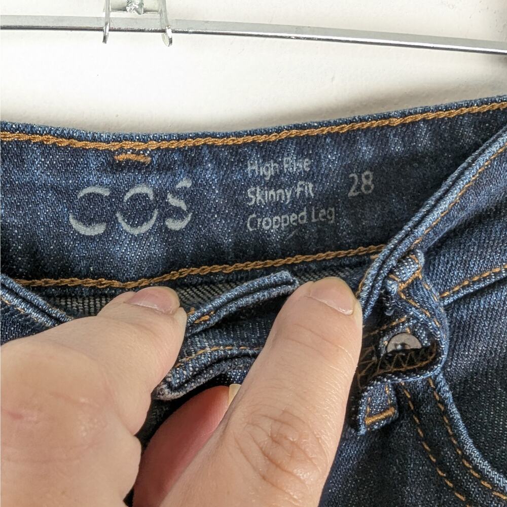 COS Women's Dark‎ Wash High Rise Skinny Fit Cropped Leg Jeans Size 28 - Picture 6 of 8